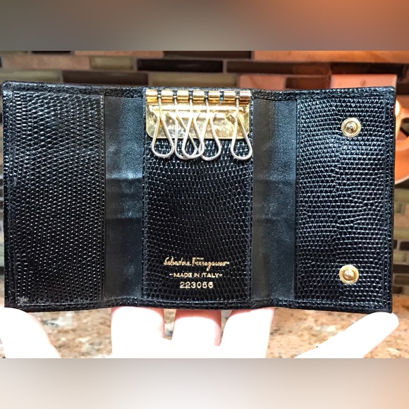 Salvatore Ferragamo 6-Key Holder Vara Ribbon Leather Case ππ₯π€ - Picture 6 of 17
